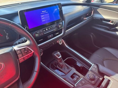 Used 2024 Toyota Grand Highlander XLE image 21