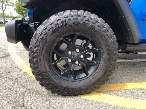 Used 2024 Jeep Wrangler Unlimited Sport AWD/4WD image 18