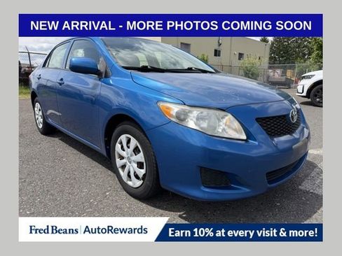 Used 2010 Toyota Corolla LE FWD image 1