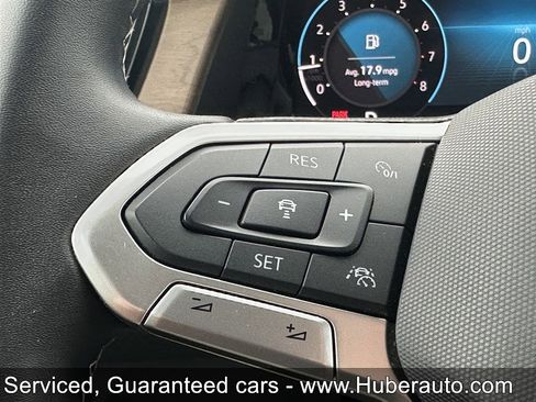 Used 2024 Volkswagen Atlas SE image 25