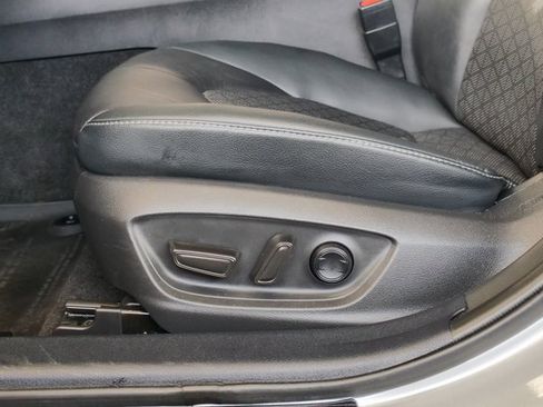 Used 2020 Toyota Camry XSE image 11