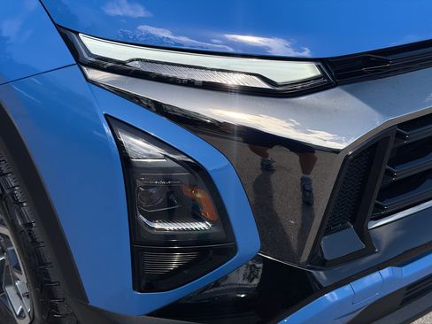 Used 2025 Chevrolet Equinox ACTIV image 35