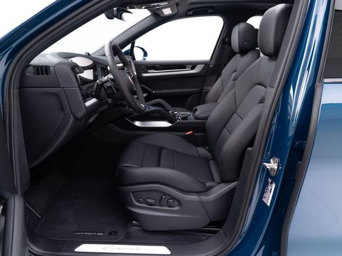 New 2026 Porsche Cayenne image 17