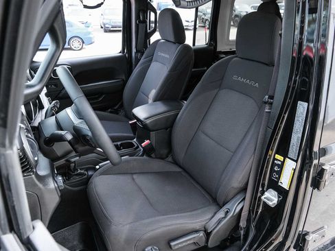 Used 2023 Jeep Wrangler Unlimited Sahara AWD/4WD image 24