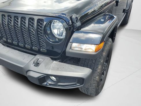 Used 2023 Jeep Gladiator Sport AWD/4WD image 9