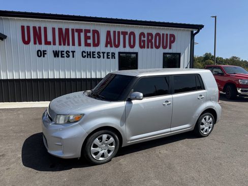 Used 2015 Scion xB image 1