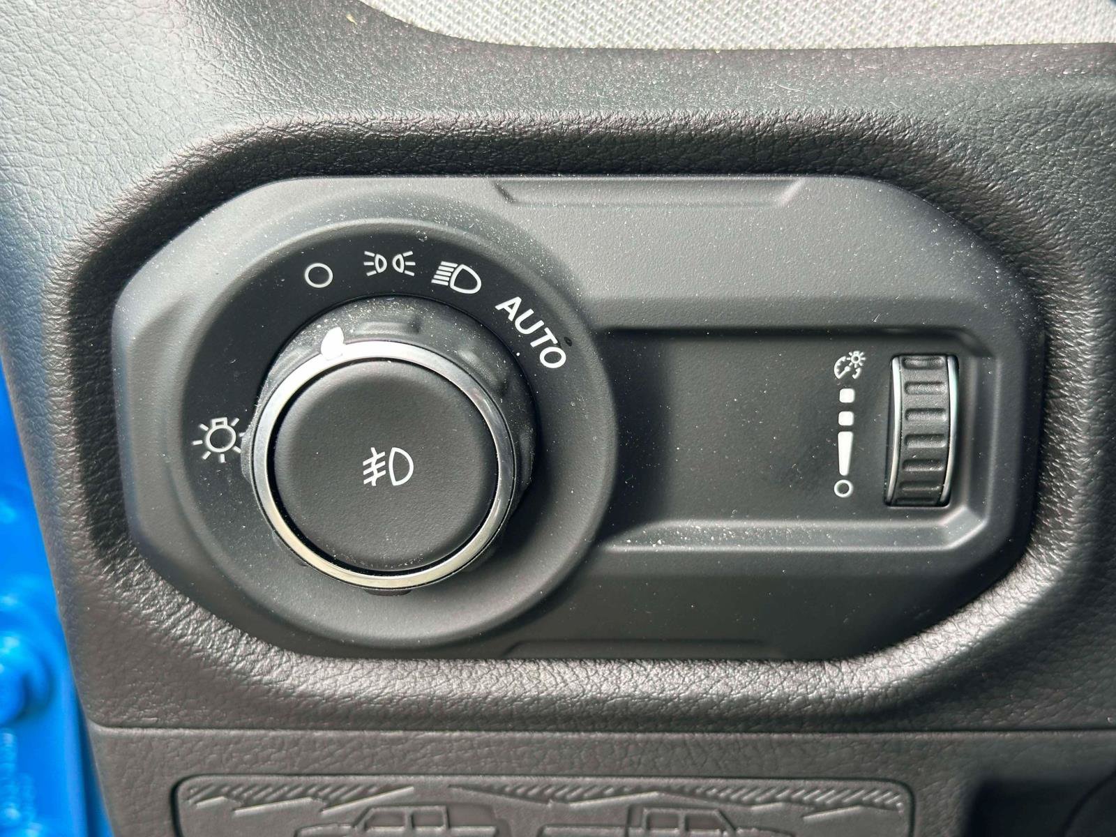 Used 2024 Jeep Wrangler Unlimited Sport AWD/4WD image 16