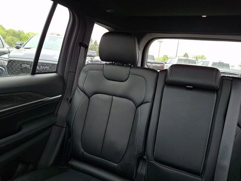 New 2026 Jeep Grand Cherokee Limited AWD/4WD image 13
