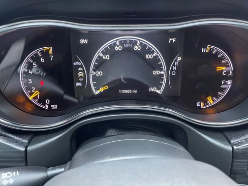 Used 2020 Jeep Grand Cherokee Limited w/ Luxury Group II image 25