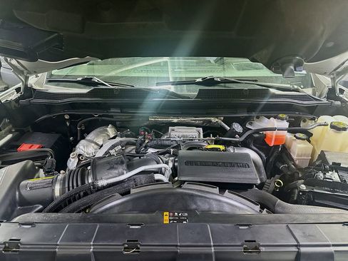 Used 2021 Chevrolet Silverado 2500 LTZ w/ LTZ Premium Package image 31