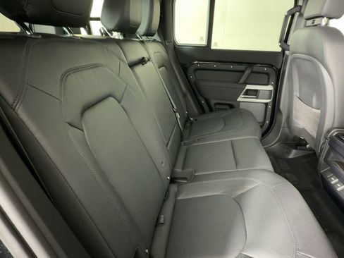 Used 2023 Land Rover Defender 110 S image 26