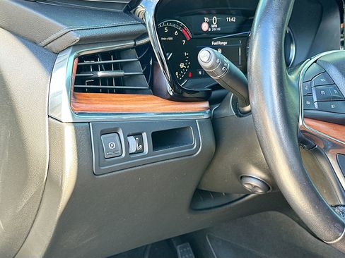 Used 2020 Cadillac XT5 Premium Luxury w/ LPO, Illumination Package image 10