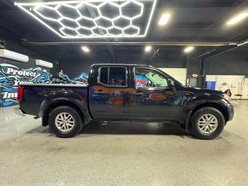 Used 2020 Nissan Frontier SV AWD/4WD image 6