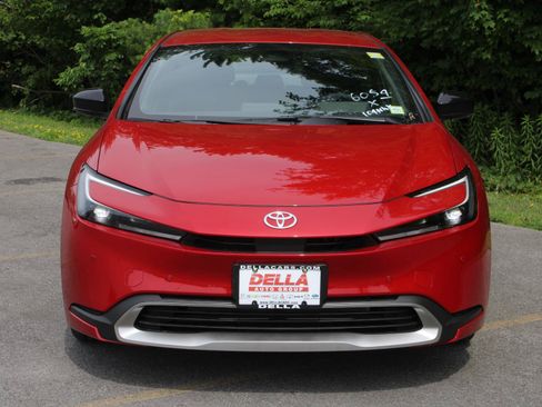 New 2026 Toyota Prius Plug-In Hybrid FWD image 2