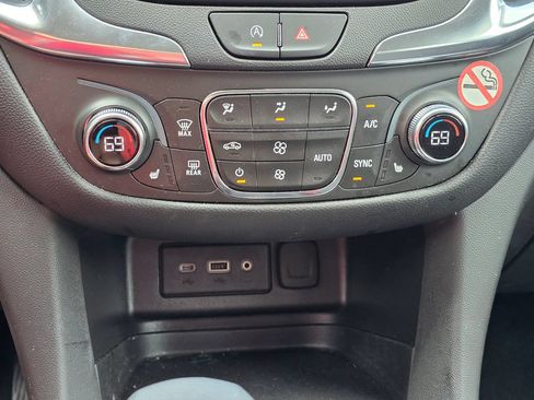 Used 2024 Chevrolet Equinox LT AWD/4WD image 16