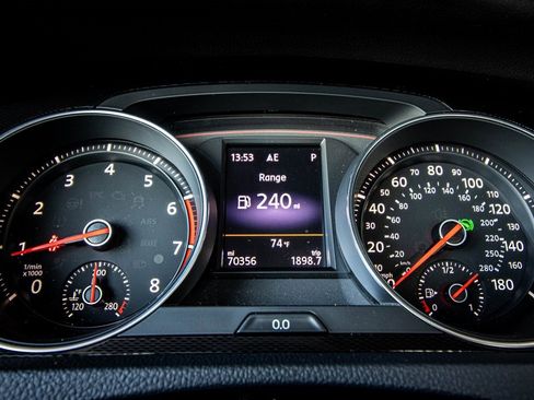 Used 2015 Volkswagen GTI Autobahn image 34