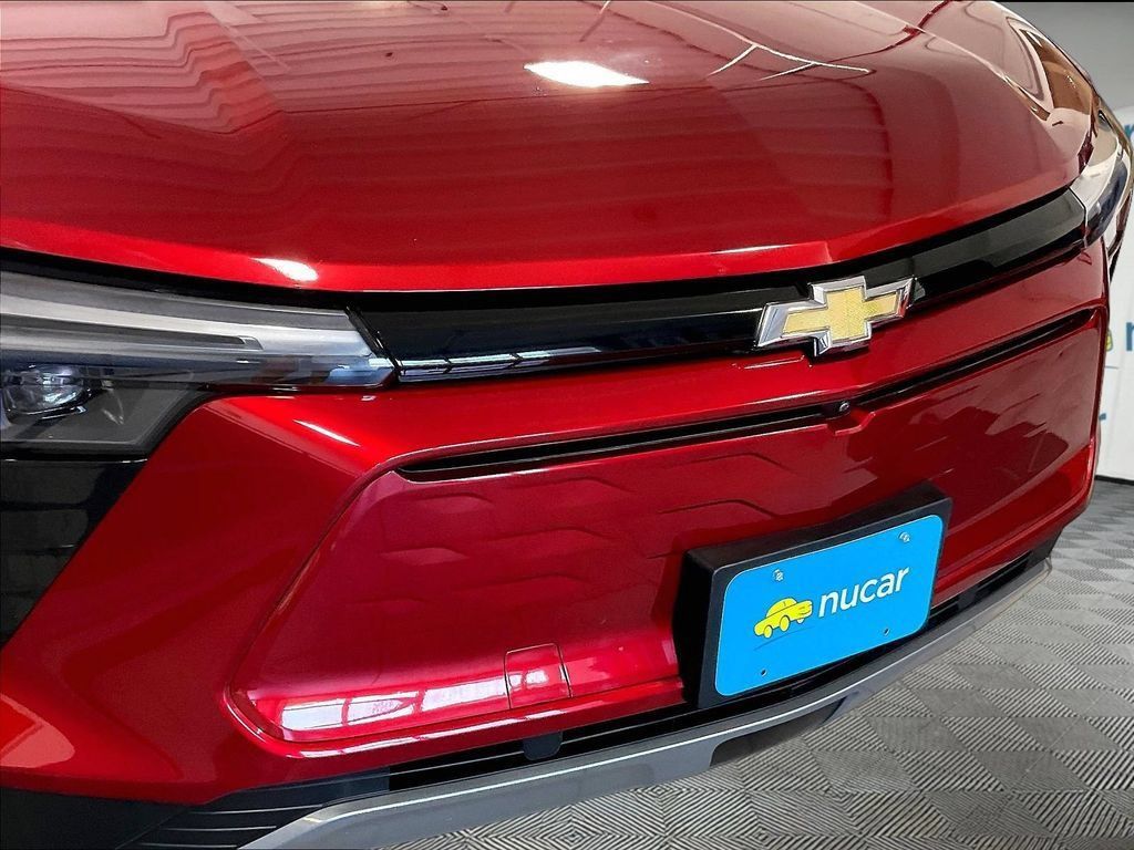 Used 2024 Chevrolet Blazer EV LT AWD/4WD image 31