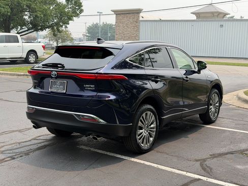 Used 2021 Toyota Venza Limited w/ Advanced Technology Package AWD/4WD image 9