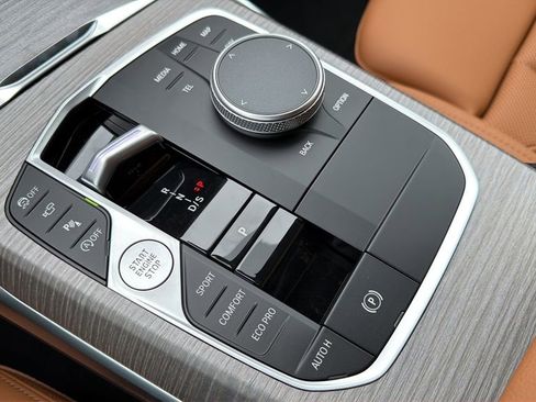 New 2026 BMW 330i Sedan w/ M Sport Package image 19