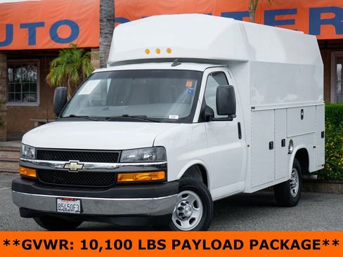 Used 2021 Chevrolet Express 3500 w/ Power Convenience Package RWD image 4