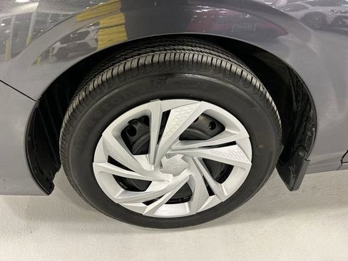 Certified 2025 Subaru Impreza 2.0i image 8