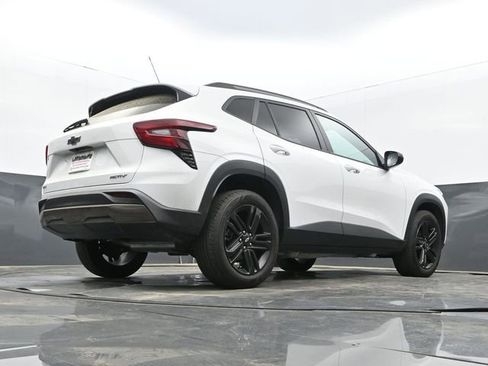 Used 2025 Chevrolet Trax ACTIV w/ Driver Confidence Package image 11