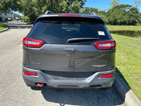 Used 2016 Jeep Cherokee Trailhawk w/ Leather Interior Group AWD/4WD image 5