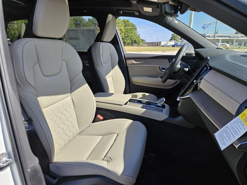 New 2026 Volvo XC90 B6 Plus w/ Protection Package Premier image 12