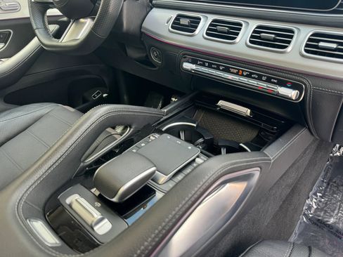 Used 2024 Mercedes-Benz GLS 580 4MATIC w/ Night Package image 29