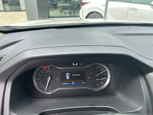 Used 2016 Honda Pilot Touring image 4