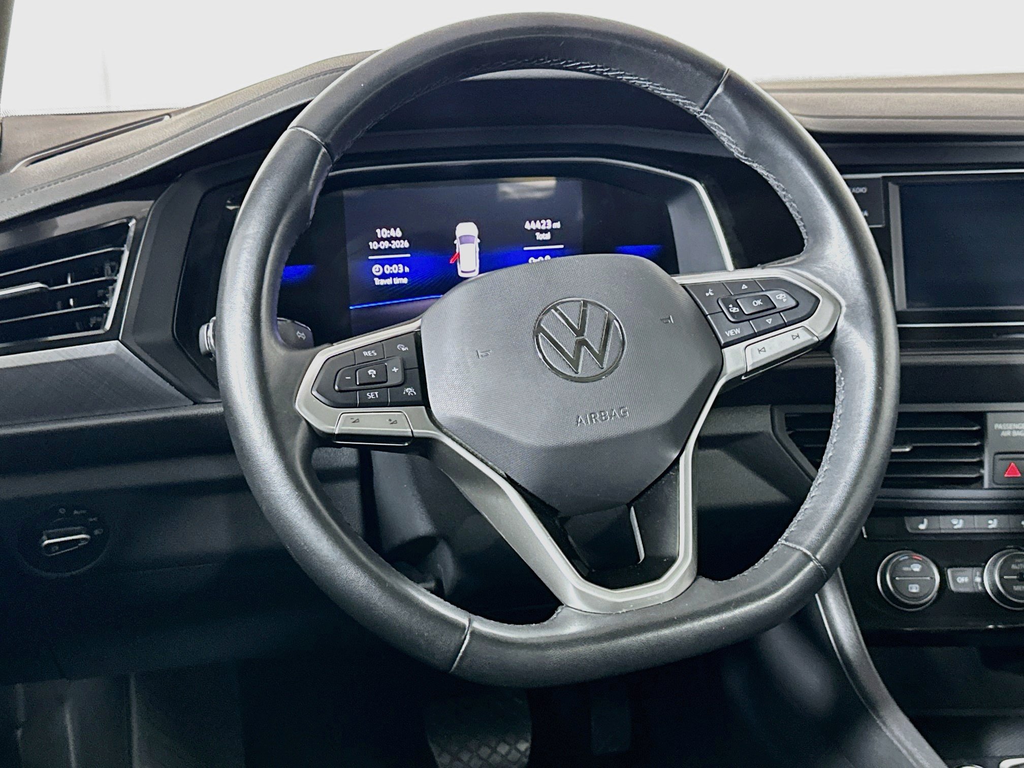 Used 2024 Volkswagen Jetta SE FWD image 18