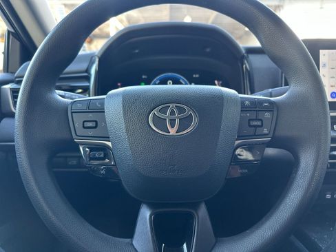 Used 2025 Toyota Camry LE image 21