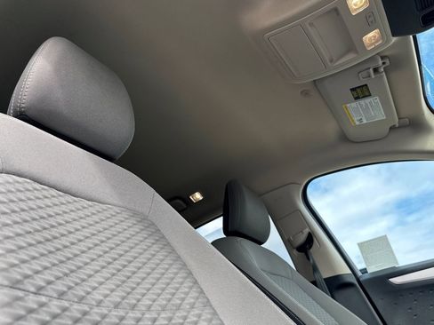Used 2020 Ford Escape SE image 28