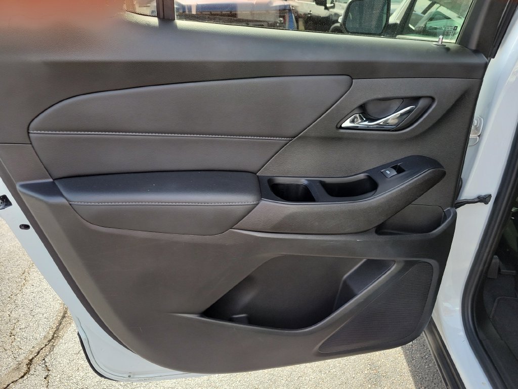 Used 2023 Chevrolet Traverse LT FWD image 19