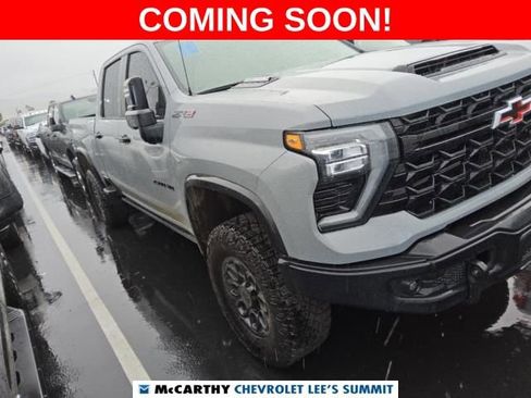 Used 2024 Chevrolet Silverado 2500 ZR2 w/ ZR2 Bison Edition image 2