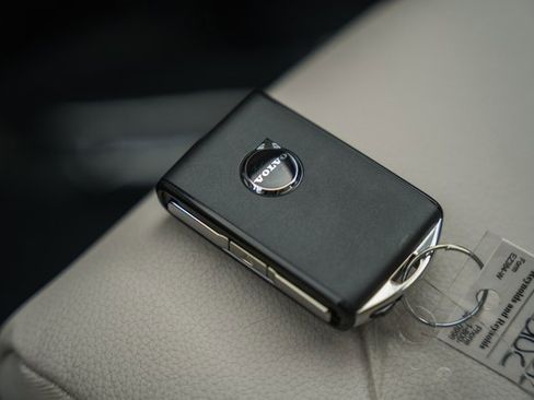 New 2026 Volvo XC40 B5 Plus w/ Protection Package Premier image 43