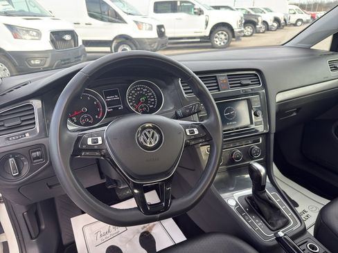Used 2020 Volkswagen Golf 4-Door image 9