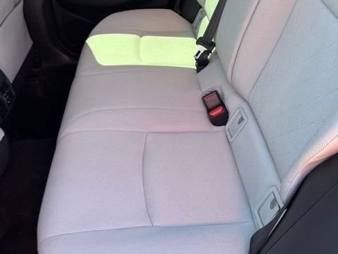 Used 2022 Toyota Corolla Cross L AWD/4WD image 10
