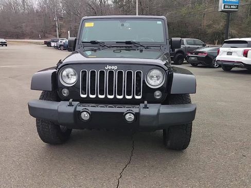 Used 2016 Jeep Wrangler Unlimited Sahara w/ Connectivity Group image 16