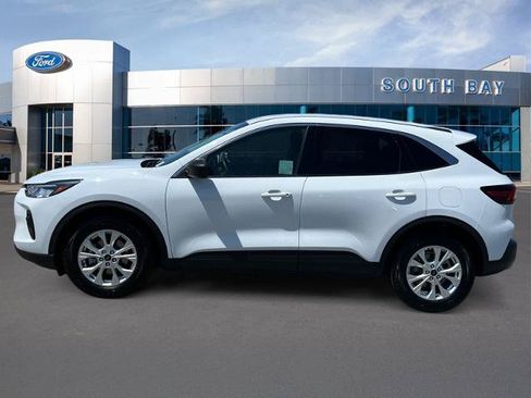 Certified 2023 Ford Escape Active FWD image 2