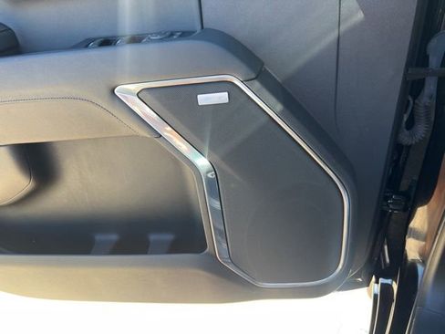 Used 2022 Chevrolet Silverado 1500 LTZ w/ Technology Package AWD/4WD image 13