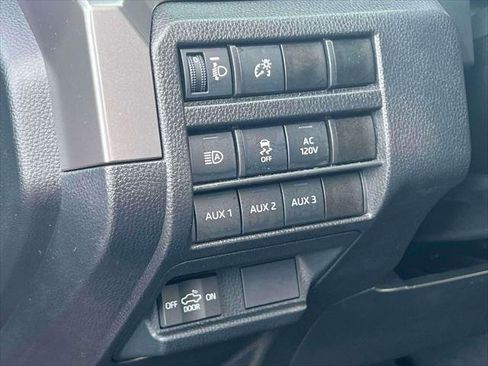 Certified 2025 Toyota Tacoma TRD Off-Road image 22