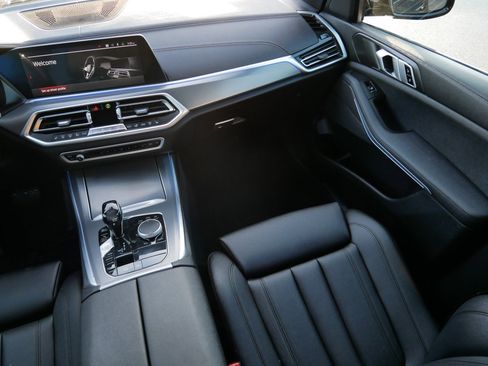 Used 2019 BMW X5 xDrive40i w/ Premium Package 2 image 11