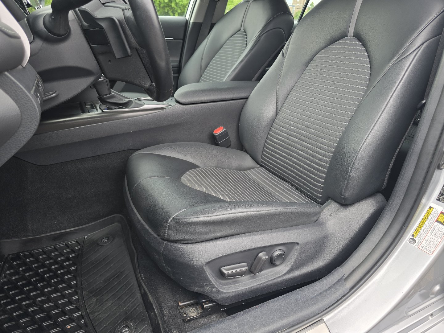 Used 2024 Toyota Camry SE FWD image 31