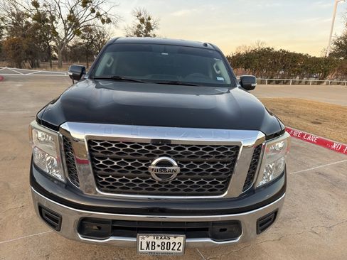 Used 2017 Nissan Titan SV image 8