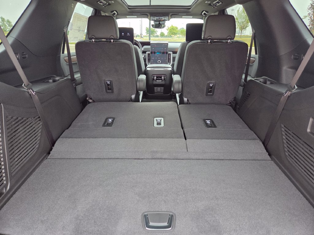 New 2026 GMC Yukon Denali w/ Denali Reserve Package AWD/4WD image 42