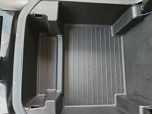 Used 2025 GMC Yukon Denali image 15