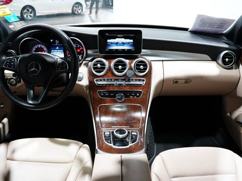 Used 2018 Mercedes-Benz C 300 Sedan image 10