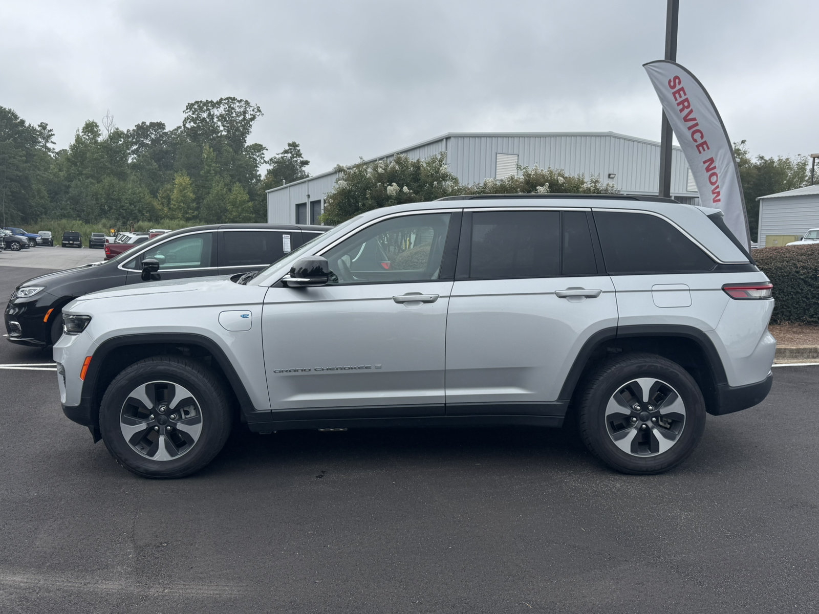 Used 2024 Jeep Grand Cherokee Limited 4xe AWD/4WD image 8
