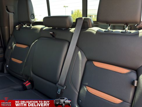 Used 2024 GMC Sierra 2500 AT4 w/ AT4 Preferred Package AWD/4WD image 25